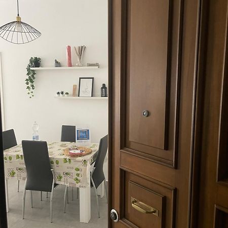 Deluxe Apartment Self Check In Parking Genoa Bagian luar foto