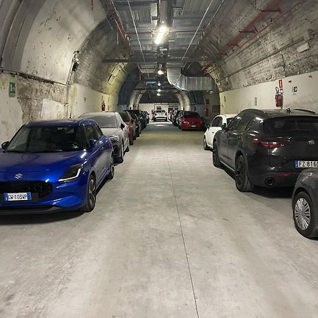 Deluxe Apartment Self Check In Parking Genoa Bagian luar foto