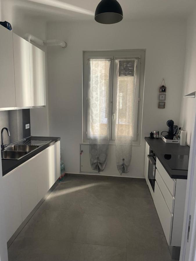 Deluxe Apartment Self Check In Parking Genoa Bagian luar foto