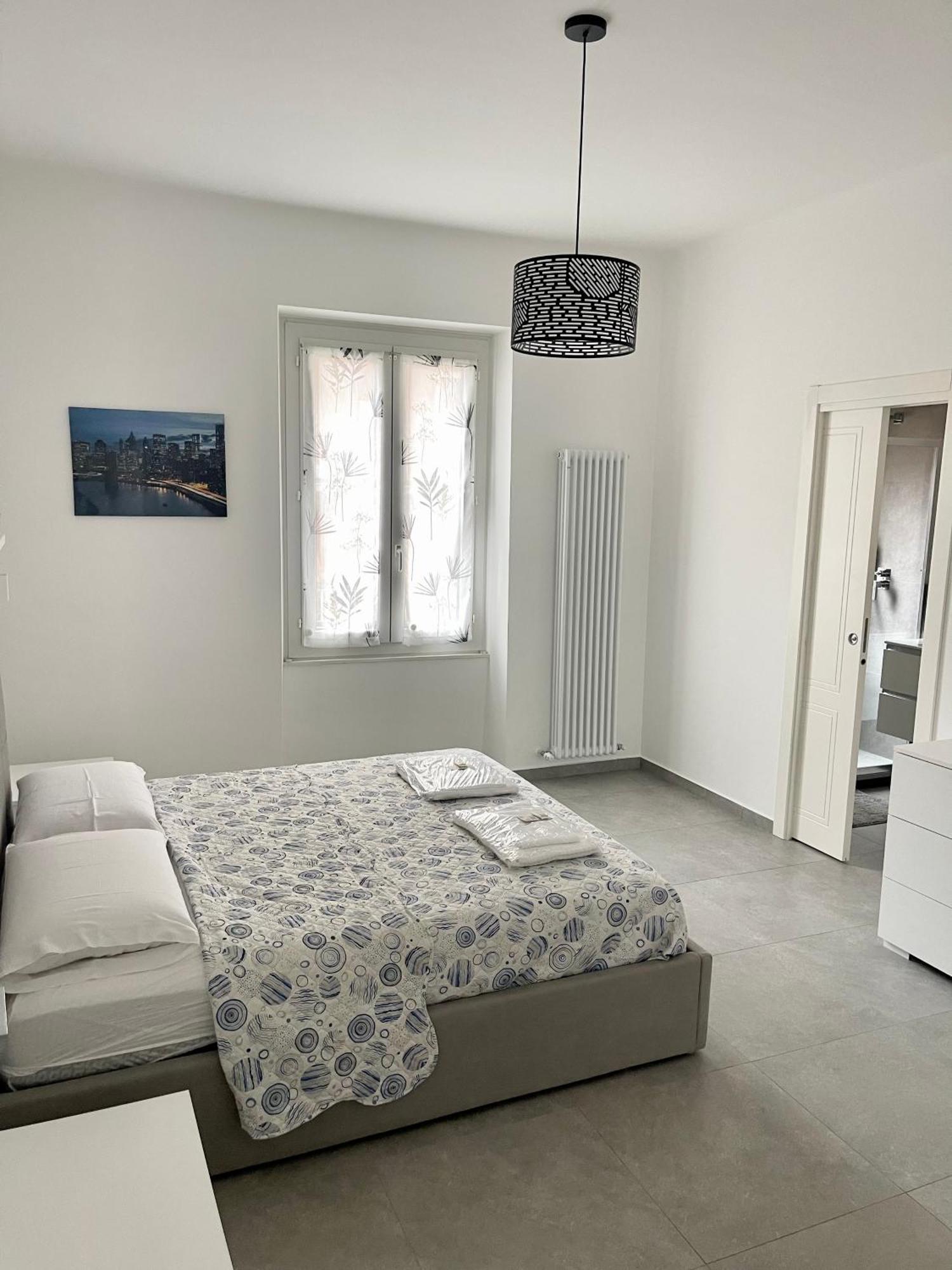 Deluxe Apartment Self Check In Parking Genoa Bagian luar foto