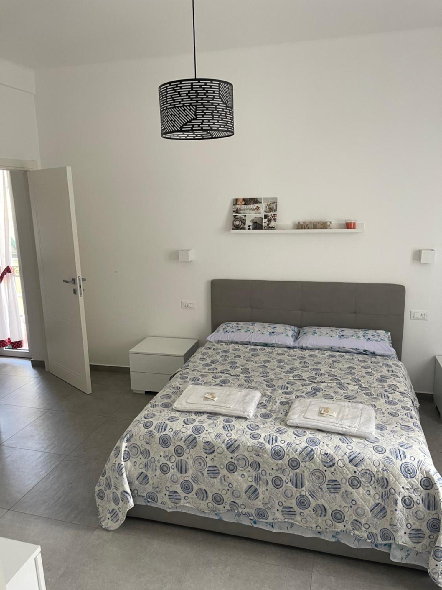 Deluxe Apartment Self Check In Parking Genoa Bagian luar foto