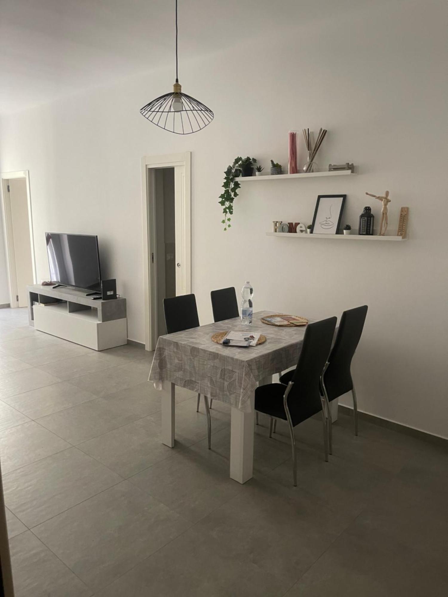 Deluxe Apartment Self Check In Parking Genoa Bagian luar foto