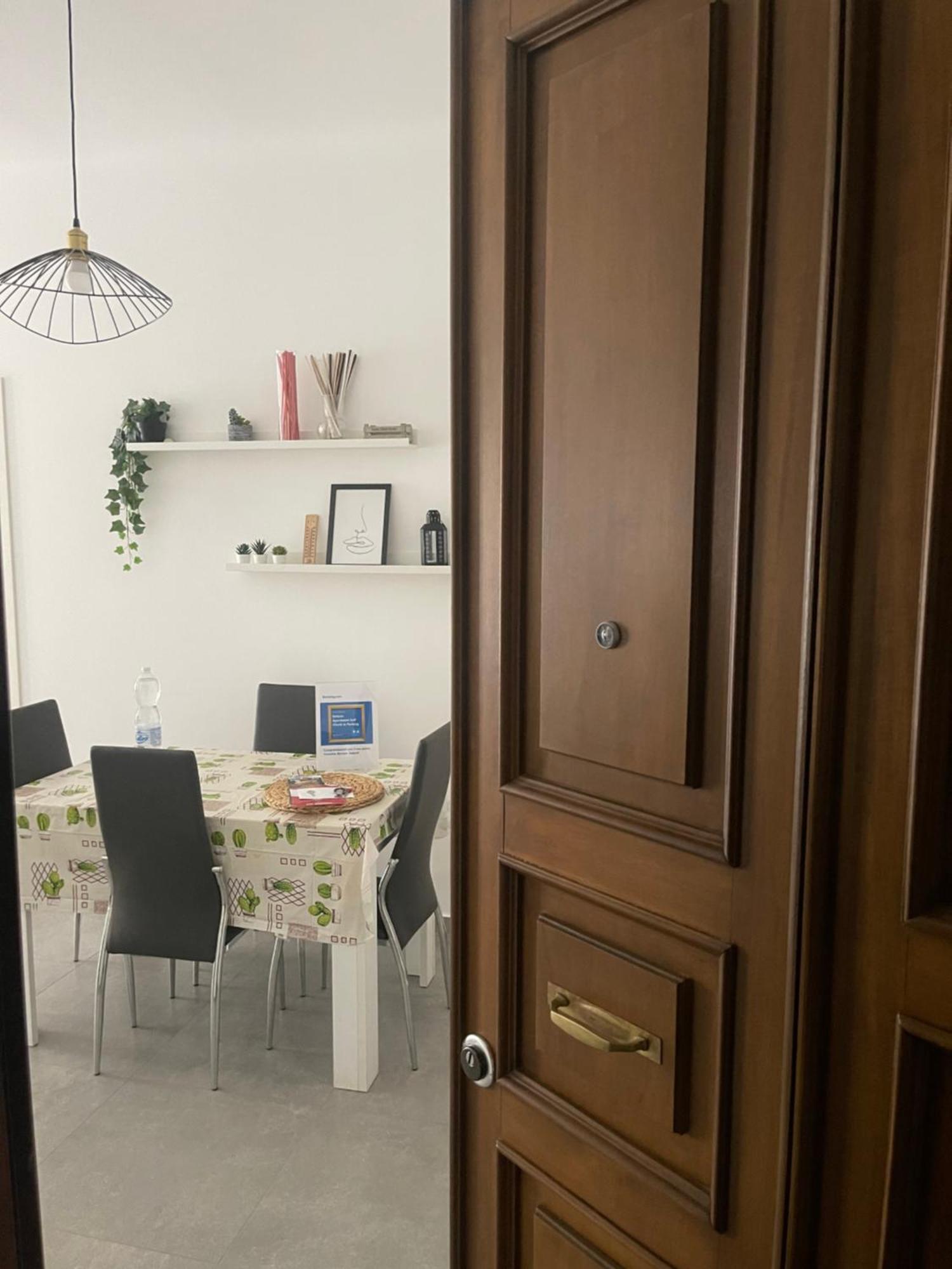 Deluxe Apartment Self Check In Parking Genoa Bagian luar foto