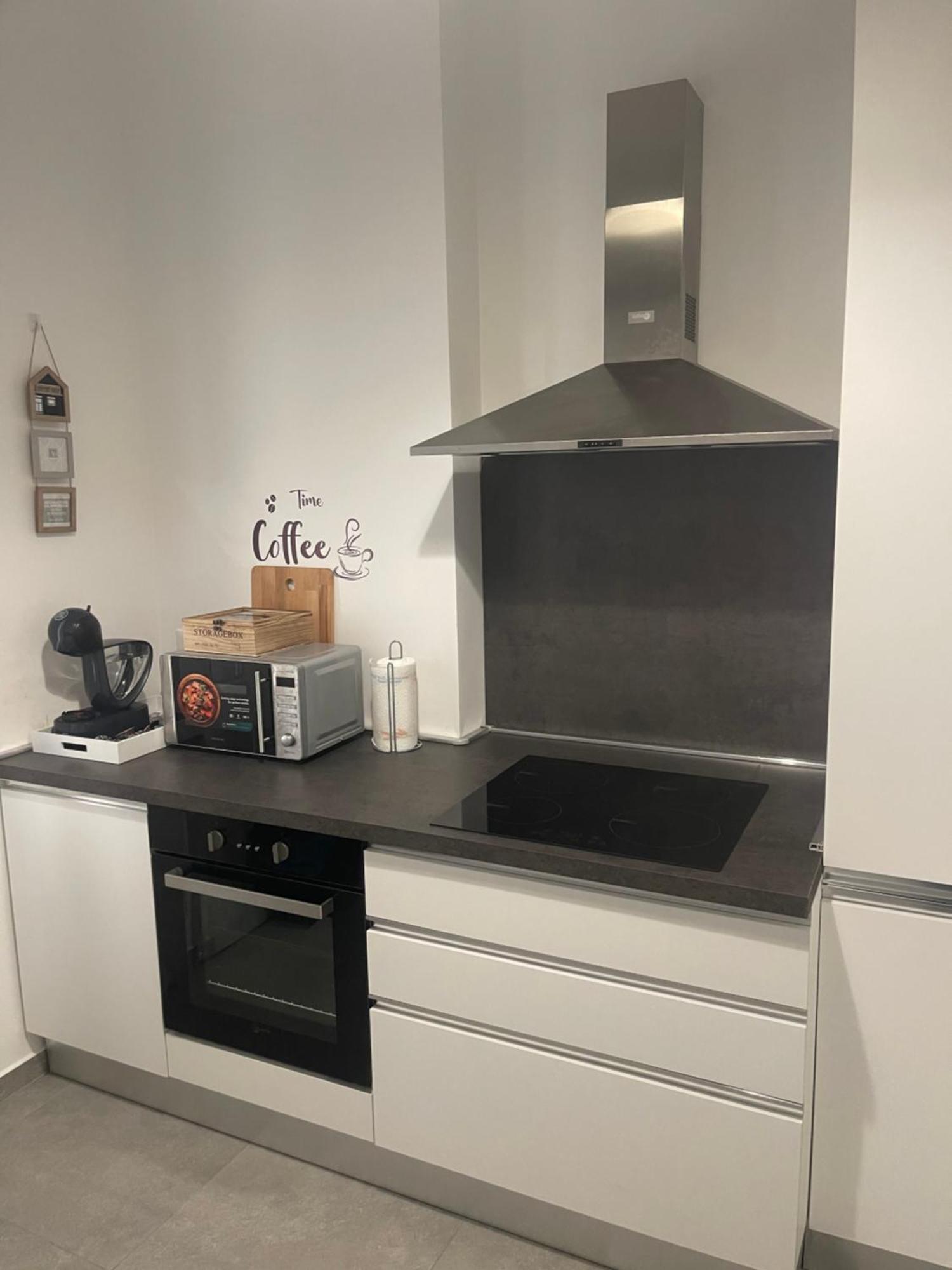 Deluxe Apartment Self Check In Parking Genoa Bagian luar foto